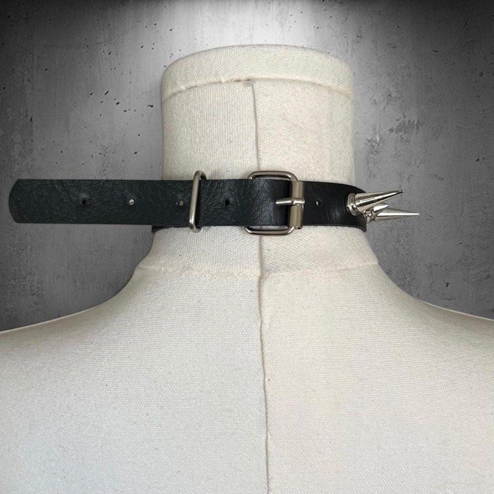 Black PU Spiked Choker Necklace - Picture 5 of 6